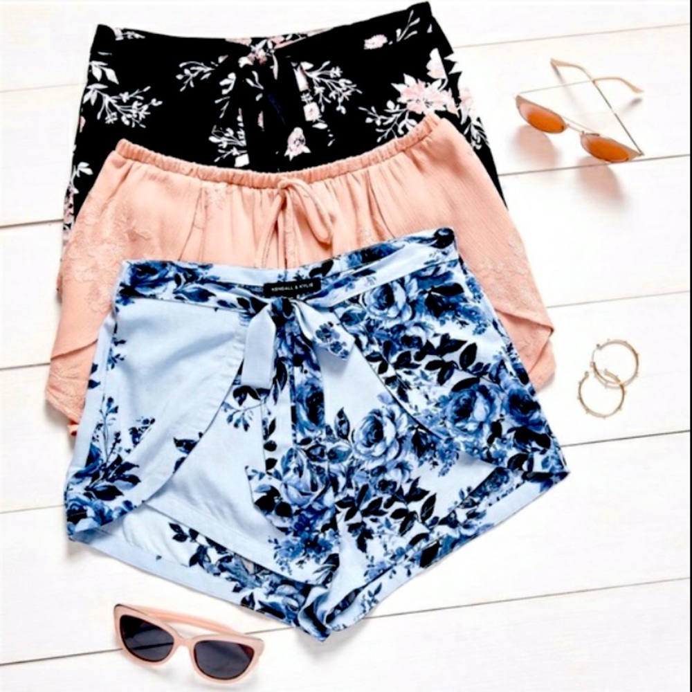 KENDALL & KYLIE Floral Print Shorts